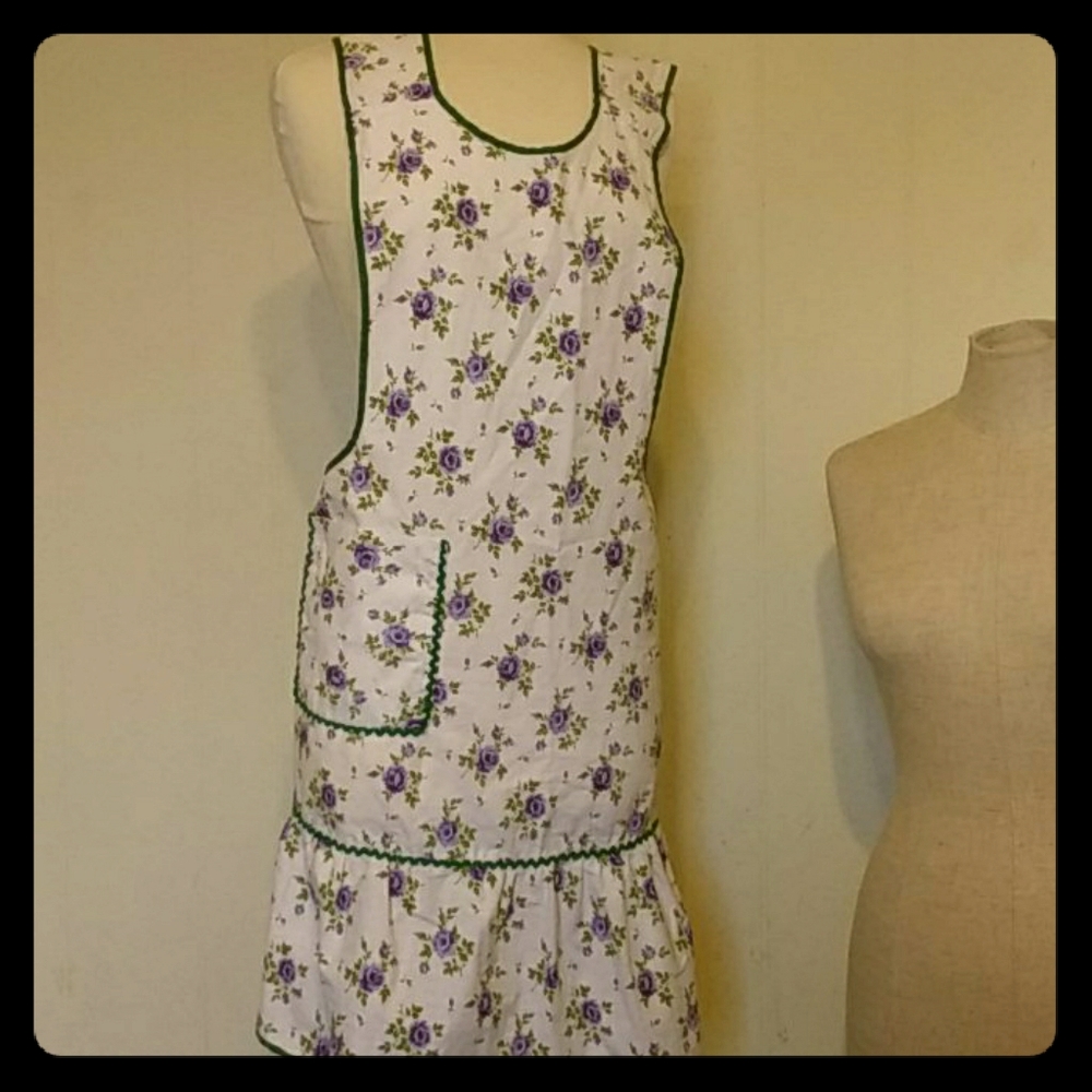 Vintage Apron Floral Ric-rak